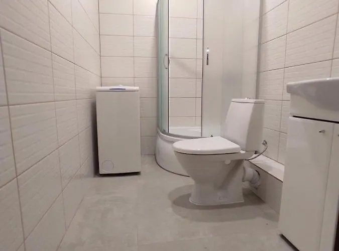 з ремонтом між залізничним вокзалом і центром * リヴィウ