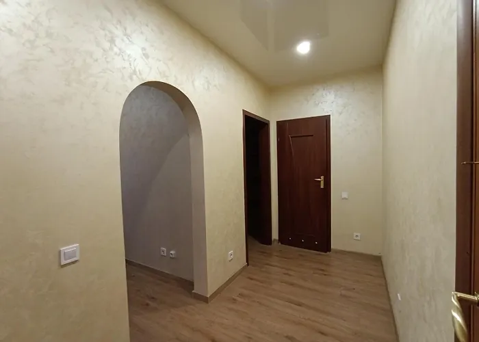 з ремонтом між залізничним вокзалом і центром アパート