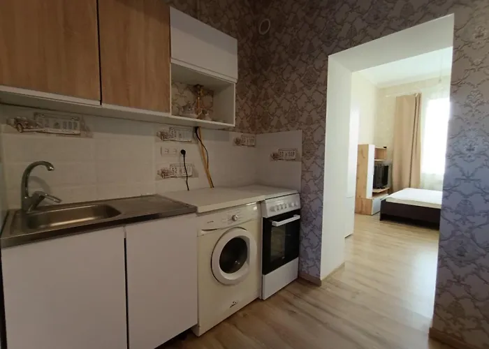 з ремонтом між залізничним вокзалом і центром アパート